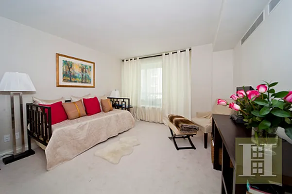 Sold by Halstead Real Estate | media 28