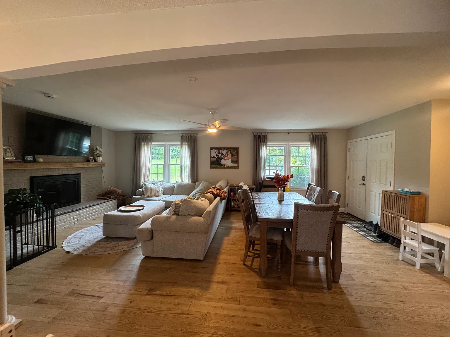 4 bed, 2.5 bath, 2000 sqft, $3,500 — Photo 2