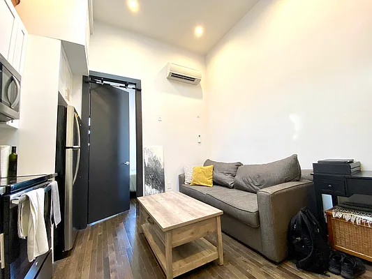 Rented by Compass | media 7