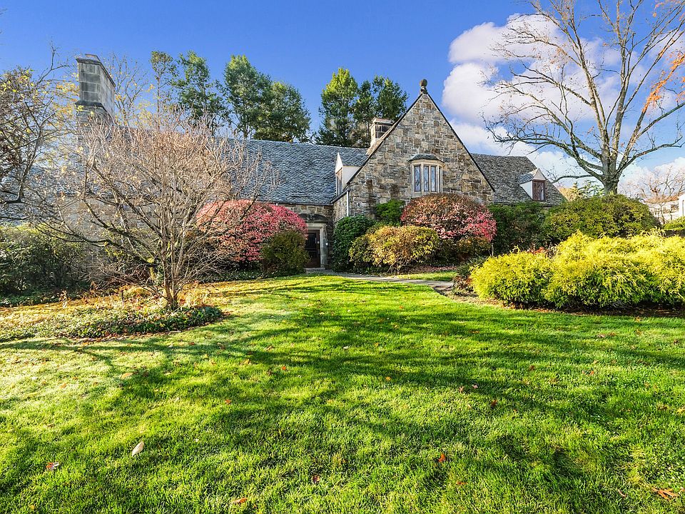 66 Lockwood Rd   (02 Of   11 ).JPG