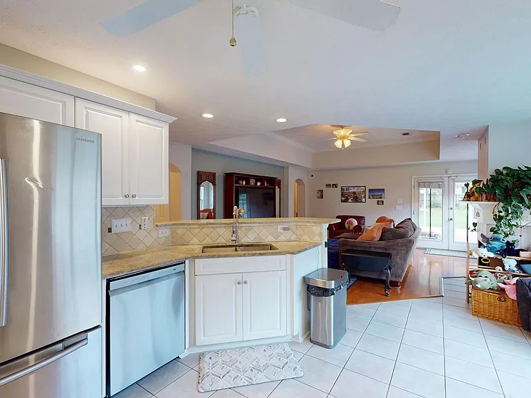 629 Linden Ln — Photo 6