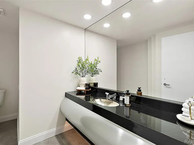 1756 Alexander Dr — Photo 27