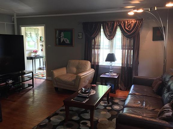5th image of 329 Iberia St