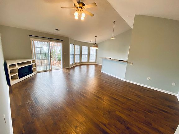 Living room 2_01032023