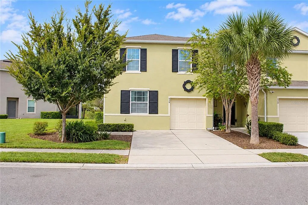 3 bed, 2.5 bath, 1720 sqft, $2,450 — Photo 1