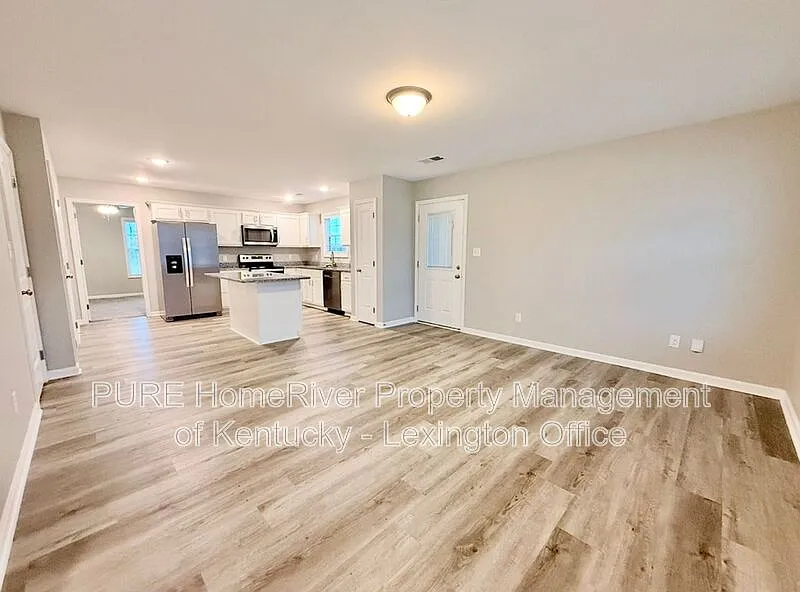 3 bed, 2.0 bath, 1600 sqft, $1,495 — Photo 3