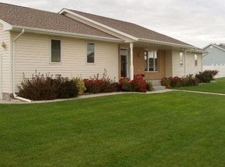 224 Redwood Rd, Grand Island, NE 68803