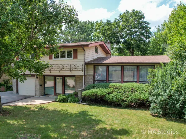 636 Clearview Dr, Glenview, IL 60025