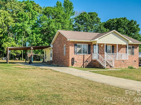 2nd image of 1704 Williams Cir