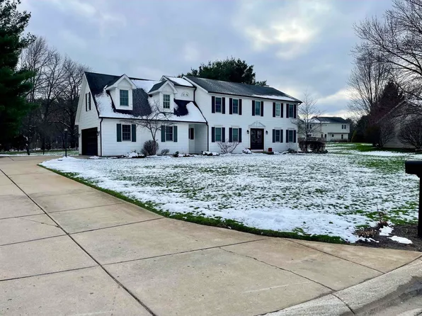 51855 Deer Trail Ct, Granger, IN 46530