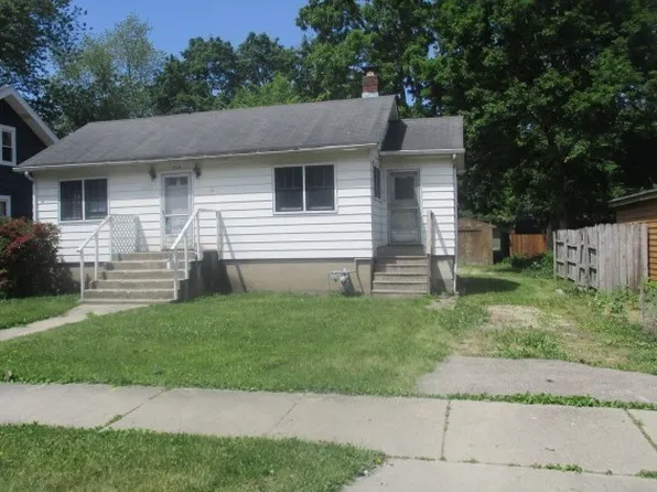 216 Sophia St, West Chicago, IL 60185