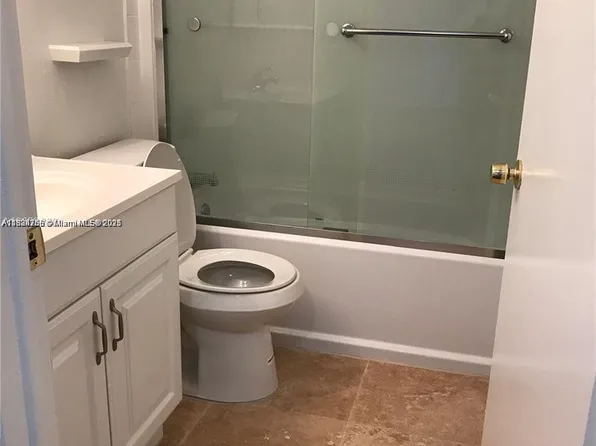 10288 NW 9th Street Cir APT 205, Miami, FL 33172