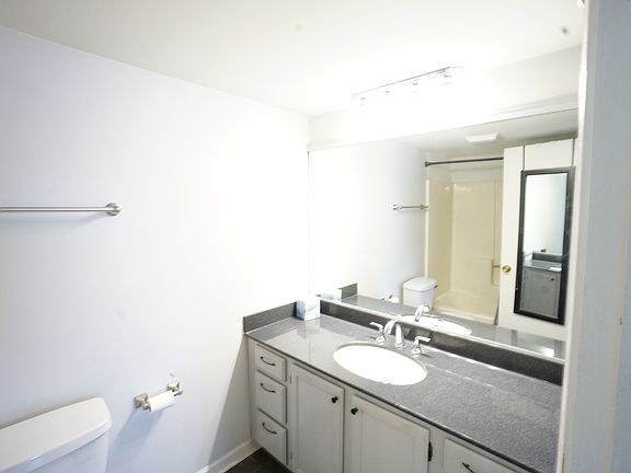 3rd image of 989 Kane St #989