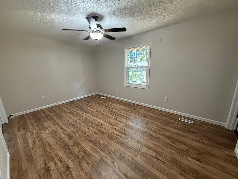 1905 Teal Dr — Photo 2