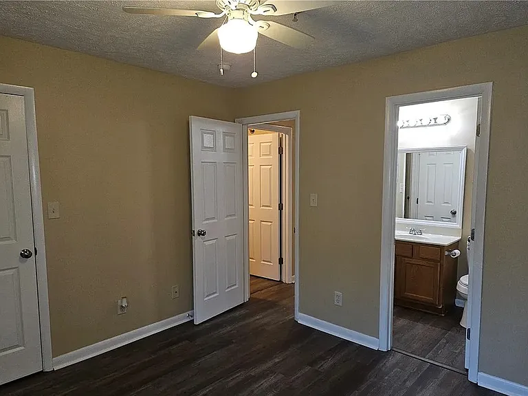 3375 Galleria Dr — Photo 8