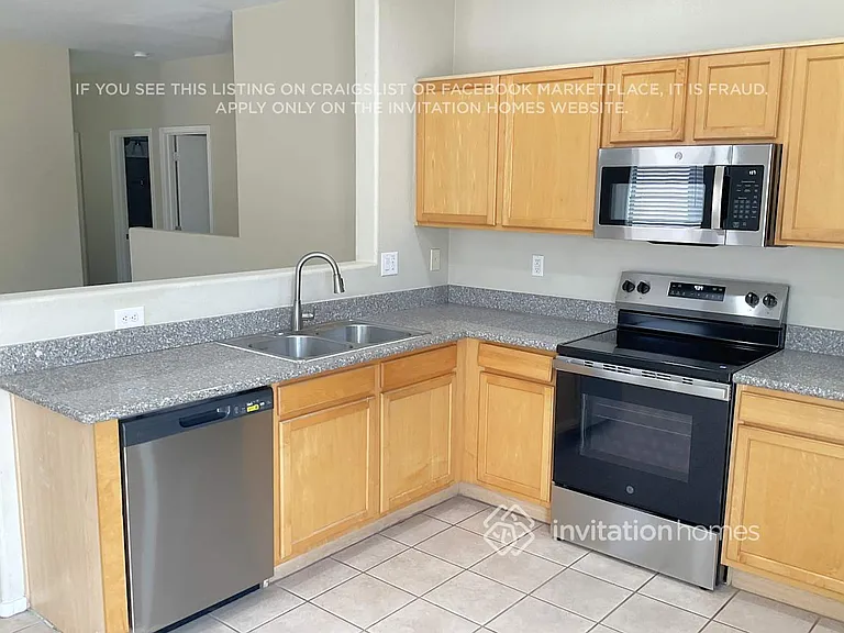 1182 E Desert Moon Trl — Photo 6