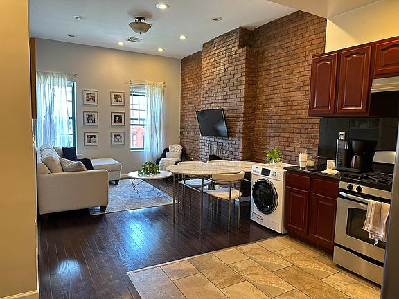 2nd image of 928 Fulton St Unit 3