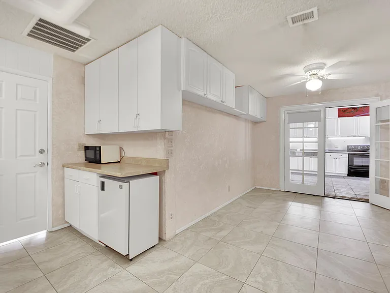 Obannon Dr — Photo 4
