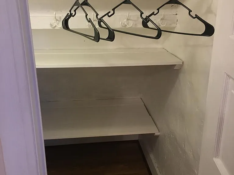 Closet w storage MBR