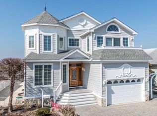 11617 Paradise Dr, Stone Harbor, NJ 08247
