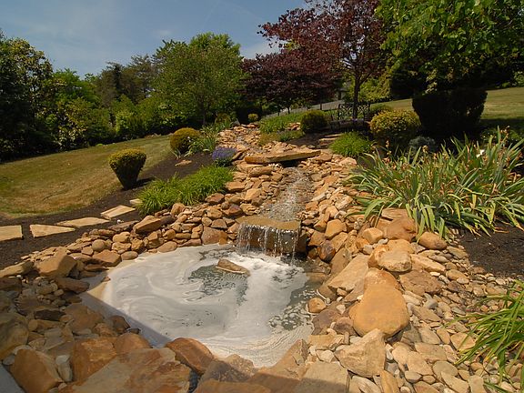 3rd image of 10221 El Pinar Dr
