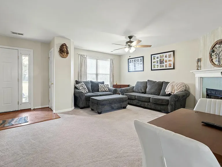 1077 Duval St #102 — Photo 5