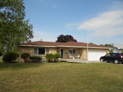 1115 Beacon St, Charlevoix, MI, 49720
