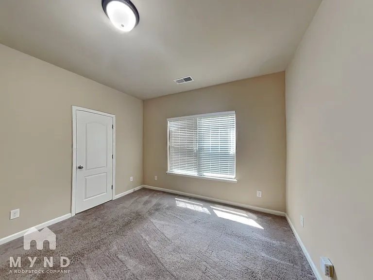 125 Tyre Dr — Photo 21