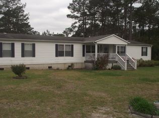 206 Peartree Ln, Peletier, NC 28584