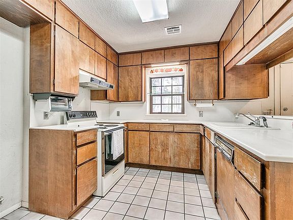 5th image of 4104 48th Ave SE