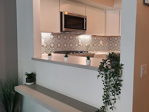 3rd image of 500 W Harbor Dr Unit 112