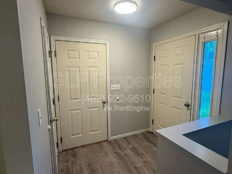 1710 Prairie Ave — Photo 1