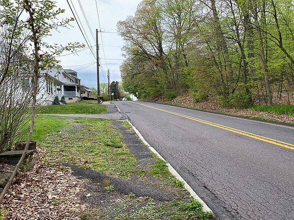 5th image of 2471 S Main St
