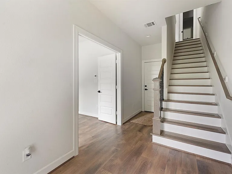 4113 Austin St — Photo 4
