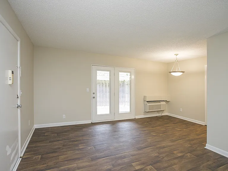 Candlewood Apartment Homes — Photo 9