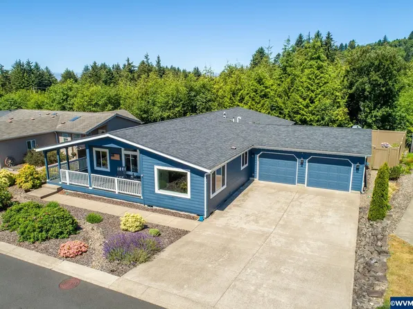 145 SE Whalesong Dr, Depoe Bay, OR 97341