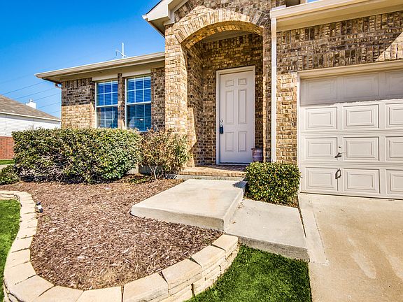 2_14632-eaglemont-dr-little-elm-tx-High-Res-3.jpg