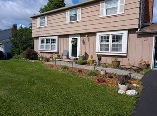 23 Lookout View Rd, Fairport, NY 14450