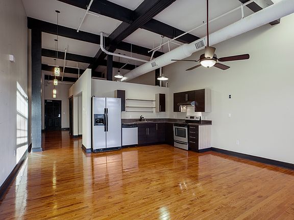 2nd image of 246 E 11th St #500
