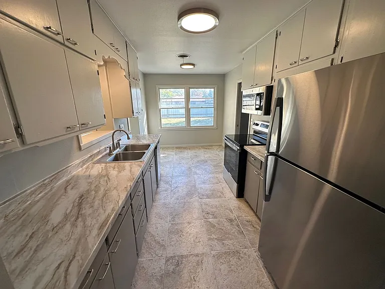 3609 S Lamar St — Photo 19