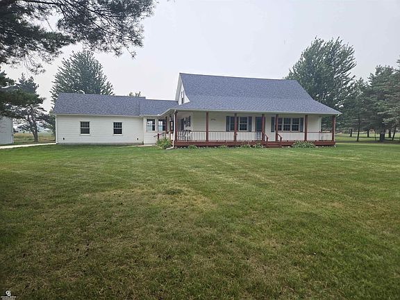 2nd image of 8045 Duquette Rd