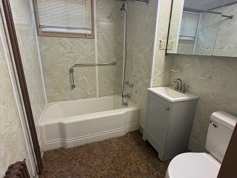111 Cornelia St #1 — Photo 7