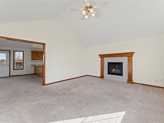 5th image of 1300 Spruce Dr