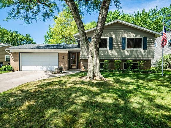 2nd image of 364 Wallace Dr