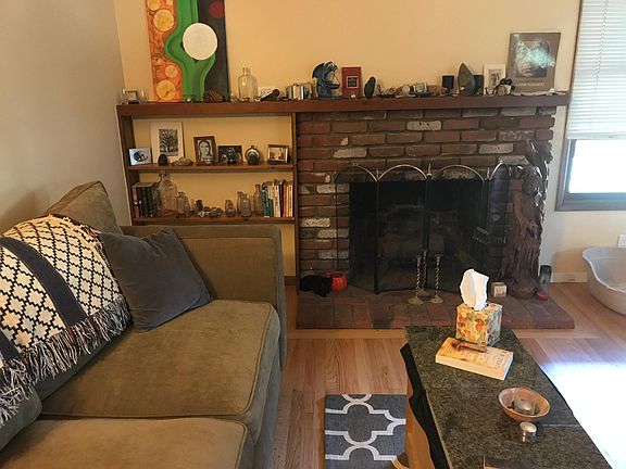 3rd image of 1579 N Altadena Dr