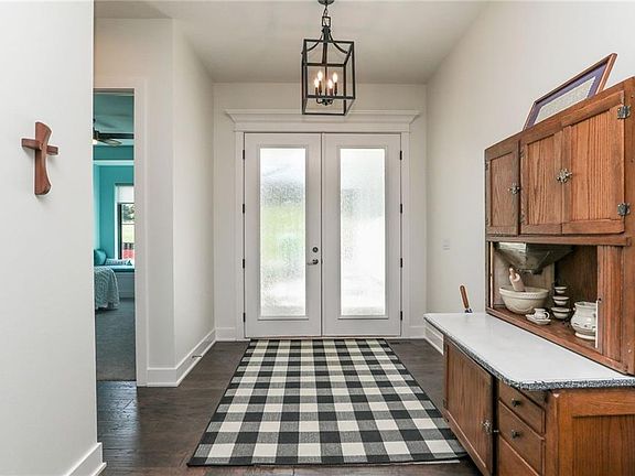 5th image of 10409 Hidden Valley Dr