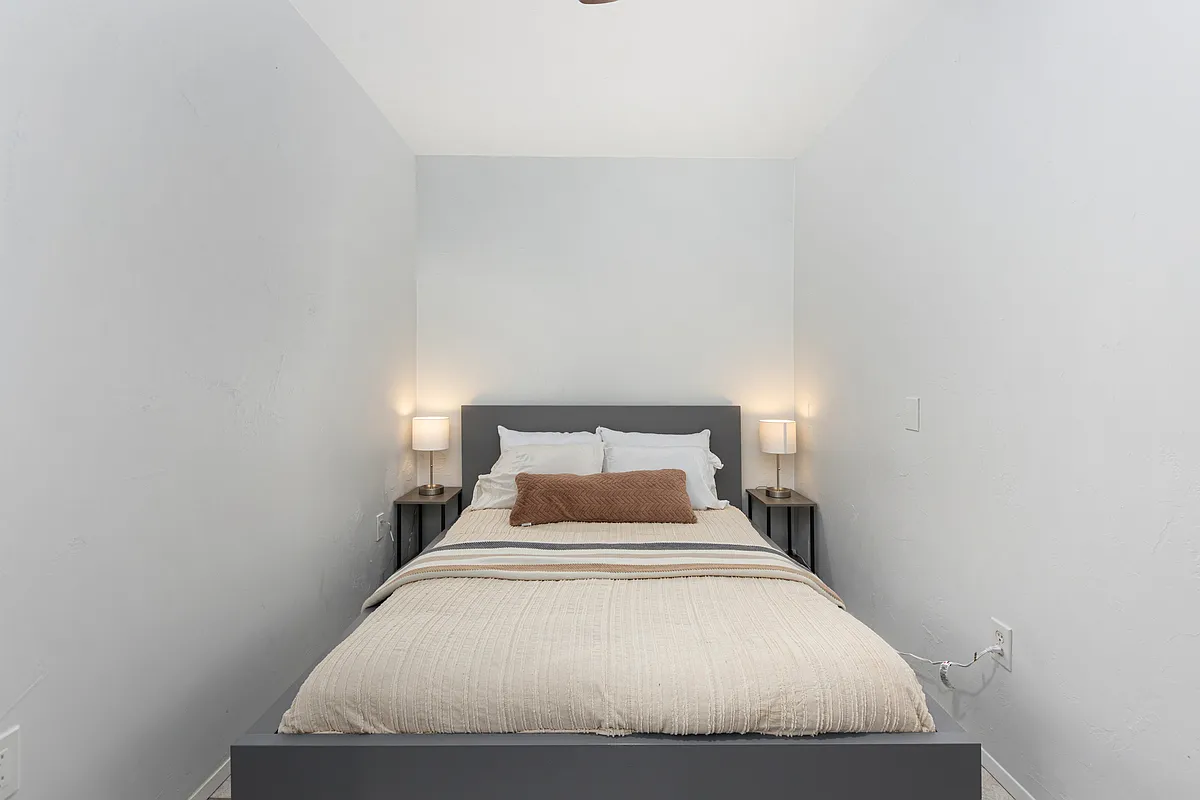 2 bed, 800 sqft, $3,100 — Photo 1