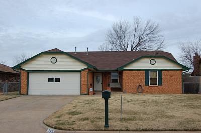 1st image of 725 Wood Hollow Ln