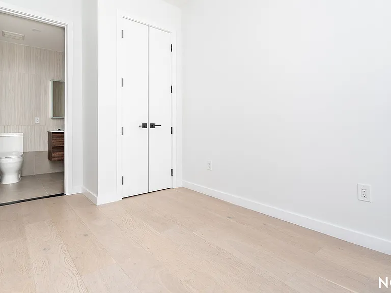 37-25 32nd St #4C — Photo 5