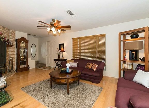 4th image of 1121 Sunmeadow Dr
